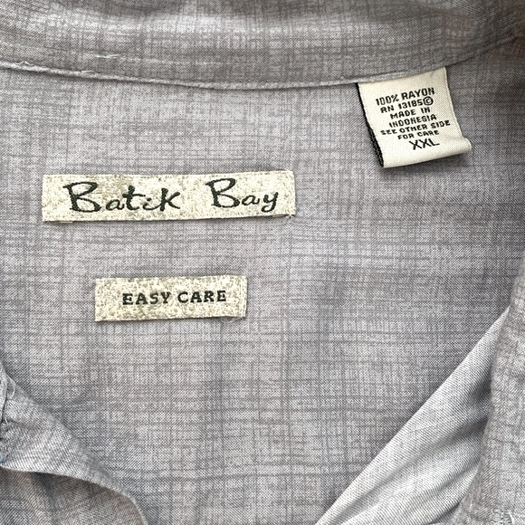 Batik Bay Palm Tree Tropical Shortsleeved Button Down Rayon Shirt - Picture 4 of 8